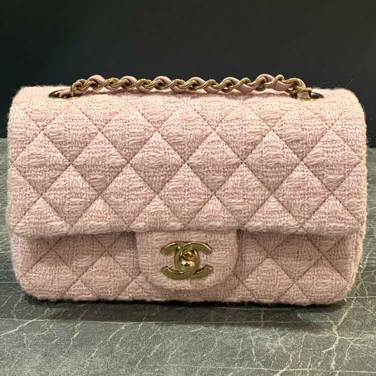 シャネル マトラッセ20 ミニ シングル チェーンショルダーバッグ A69900