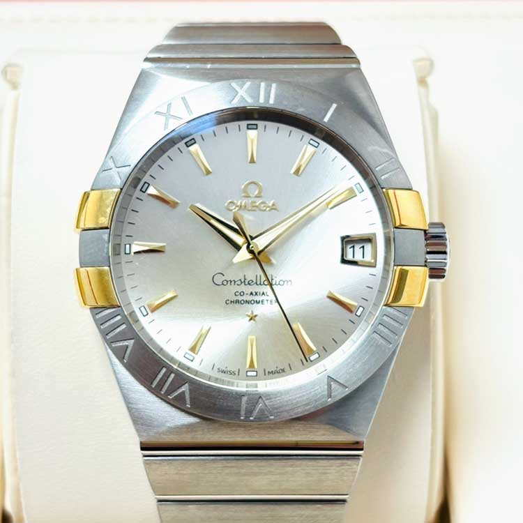 オメガ コンステレーション コーアクシャル クロノメーター 38mm シルバー文字盤 SS/K18イエローゴールド 123.20.38.21.02.005