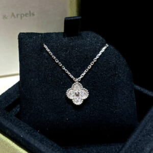 ヴァンクリーフ・アーペル スウィート アルハンブラ ペンダント K18WG VCARO85900