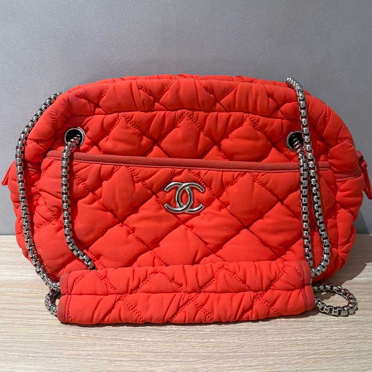 シャネル バブルキルト チェーンショルダーバッグ レッド ナイロン シルバー金具 12番