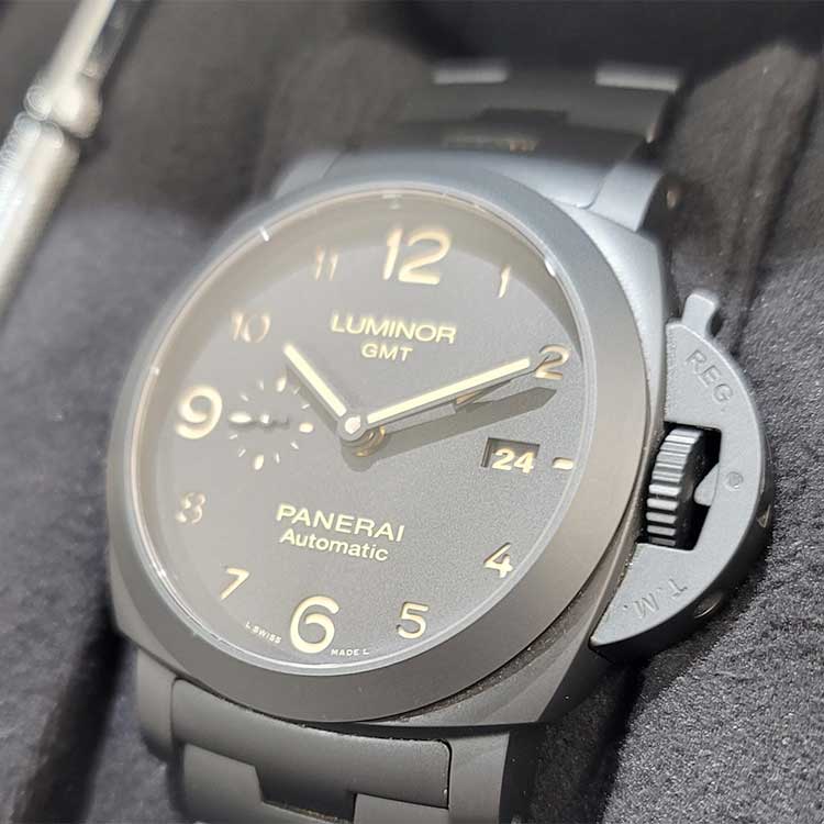 パネライ ルミノール GMT トゥットネロ 44mm ブラック文字盤 TI/CE PAM01438