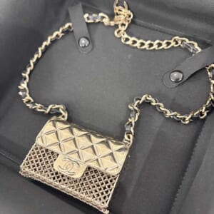 シャネル マトラッセ バッグモチーフ ネックレス レザー シャンパンゴールド金具 AB6136