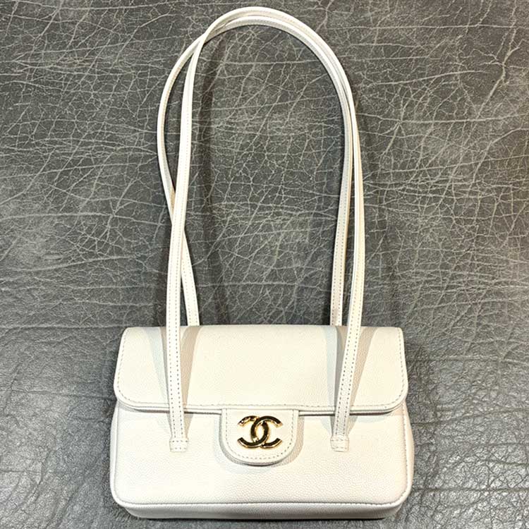 シャネル ストラップ クラッチ バッグ 白 キャビアスキン ゴールド金具 AP5068