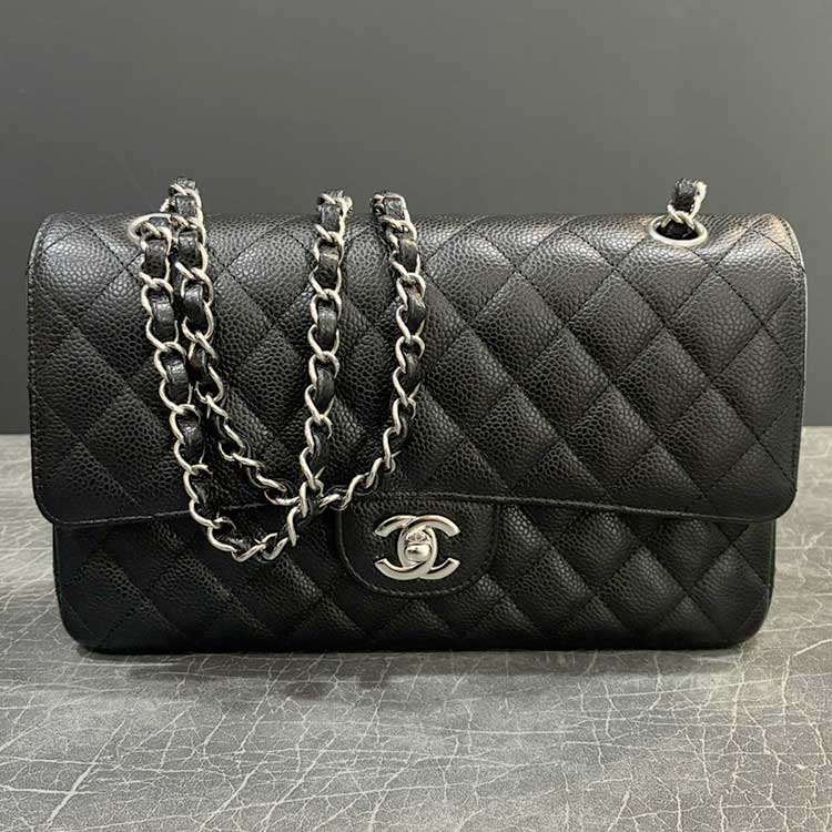 シャネル マトラッセ25 チェーンショルダーバッグ 黒 キャビアスキン シルバー金具 A01112 ランダム