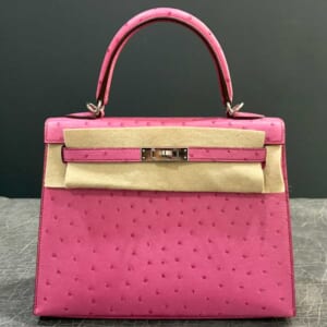 エルメス ケリー25 セリエ(外縫い) フューシャピンク オーストリッチ シルバー金具 Z刻印