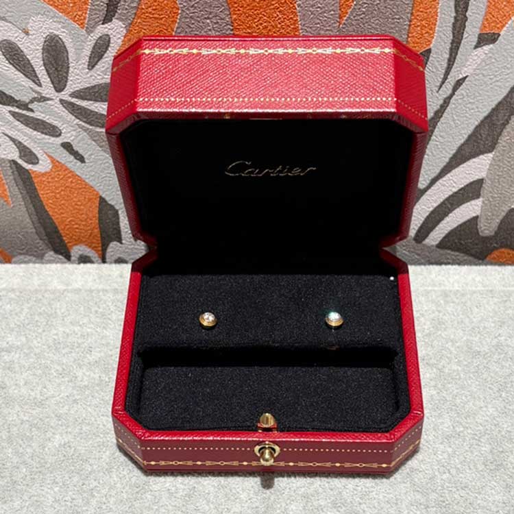 カルティエ ダムール ピアス ミディアム K18イエローゴールド ダイヤモンド0.26ct B8041600