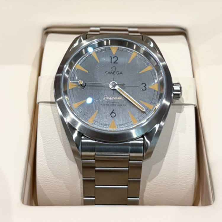 オメガ シーマスター レイルマスター 40mm グレー SS 220.10.40.20. 06.001