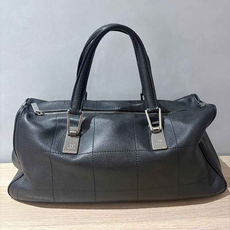 シャネル チョコバー ハンドバッグ 黒 レザー シルバー金具 A20182