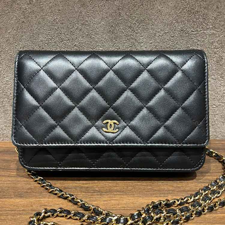 シャネル マトラッセ チェーンウォレット ブラック ラムスキン ゴールド金具 AP0250