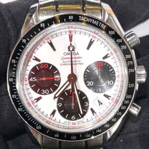 オメガ スピードマスター デイト 40mm ホワイト/ブラック文字盤 SS 323.30.40.40.04.001
