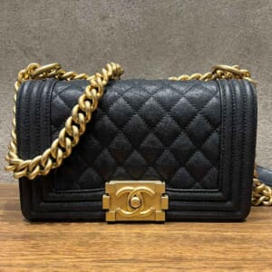 シャネル ボーイシャネル20 チェーンショルダー ネイビー キャビアスキン ゴールド金具 26番