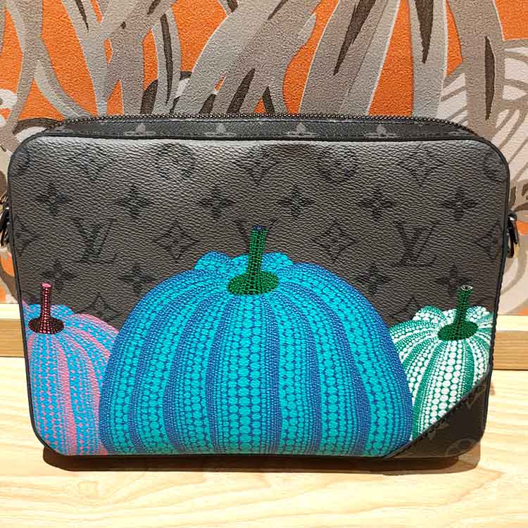 ルイ・ヴィトン LV×YK モノグラム・エクリプス トリオ メッセンジャー グレー リバース キャンバス M46435