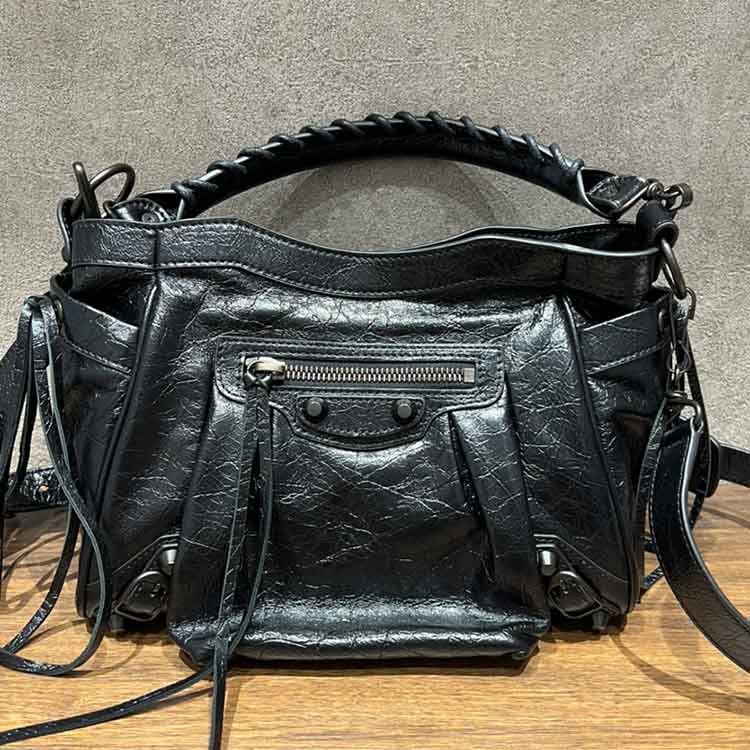 バレンシアガ ルシティ バケットバッグ スモール ブラック ラムスキン ブラック金具 876757 2ABEK1000