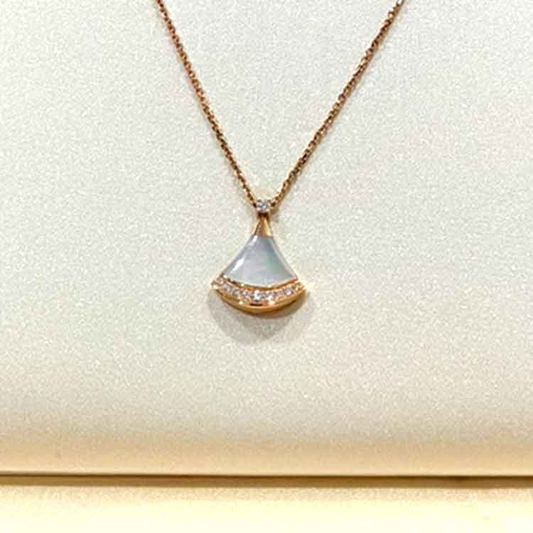 ブルガリ ディーヴァドリーム ネックレス マザーオブパール/ダイヤモンド 0.13ct K18ピンクゴールド 358365