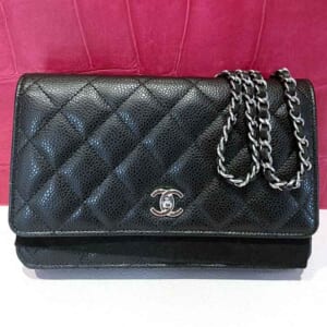 シャネル マトラッセ クラシック チェーンウォレット ブラック キャビアスキン シルバー金具 AP4241
