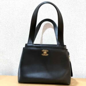 シャネル ワンショルダーバッグ ブラック レザー ゴールド金具 5番