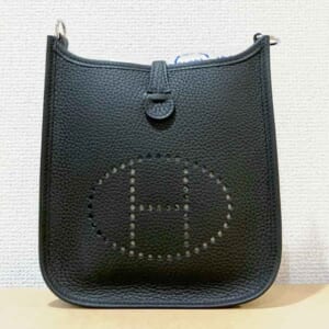 エルメス エヴリンTPM ロング ブラック トリヨンクレマンス シルバー金具 K刻印