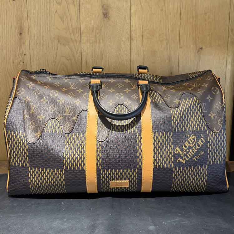 ルイ・ヴィトン NIGOコラボ ダミエ・エベヌ ジャイアント/モノグラム キーポル・バンドリエール50 ノワール ブラック金具 N40360