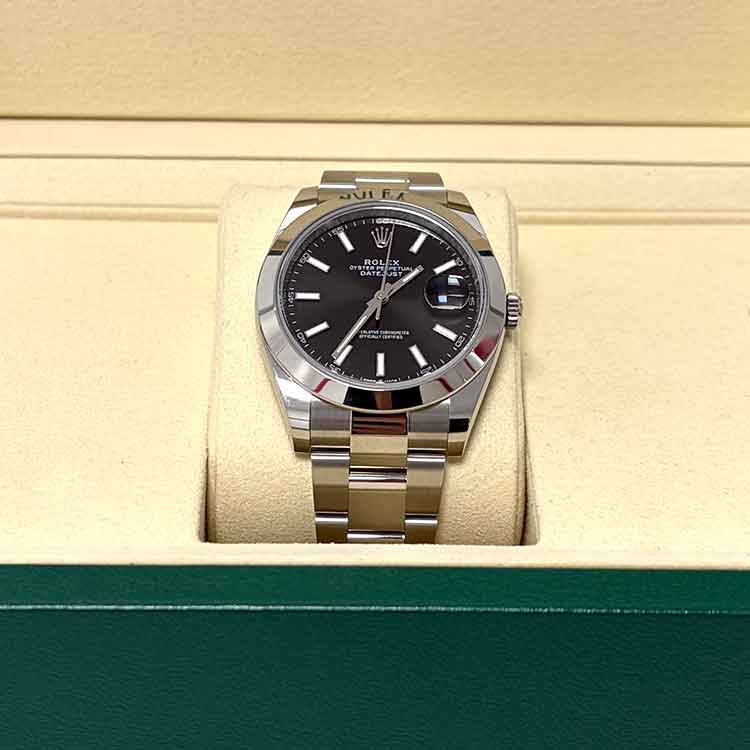 ロレックス デイトジャスト 41mm ブラック文字盤 SS 126300
