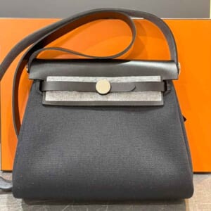 エルメス エールバッグ・ジップ ミニ ブラック トワルミリタリー/ヴァッシュハンター シルバー金具 G刻印